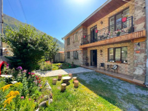Ia's Guest House